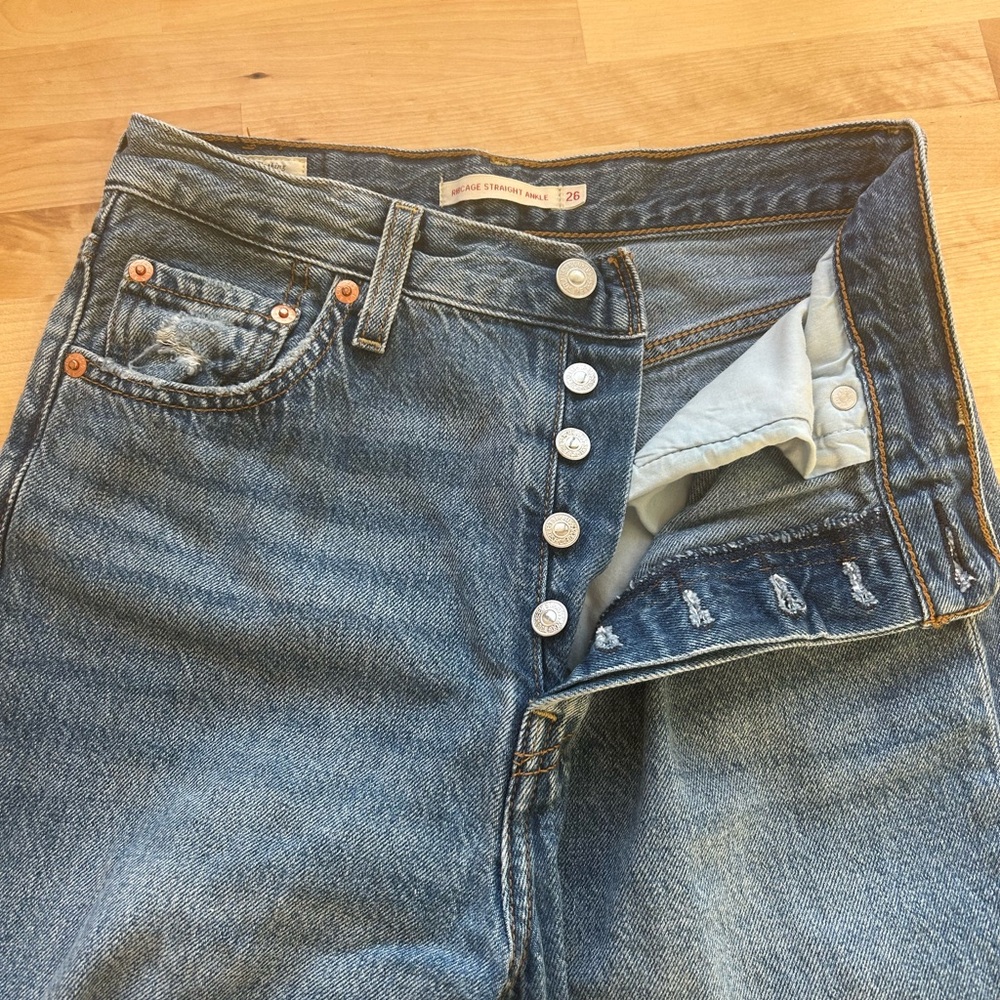 Levi ribcage button fly straight leg